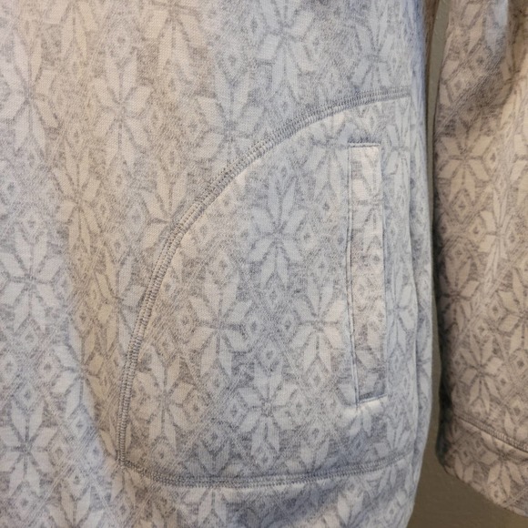 T By Talbots Women's Pullover Sweatshirt Gray Poinsettia Stretch Zipper Size XS - Picture 5 of 10